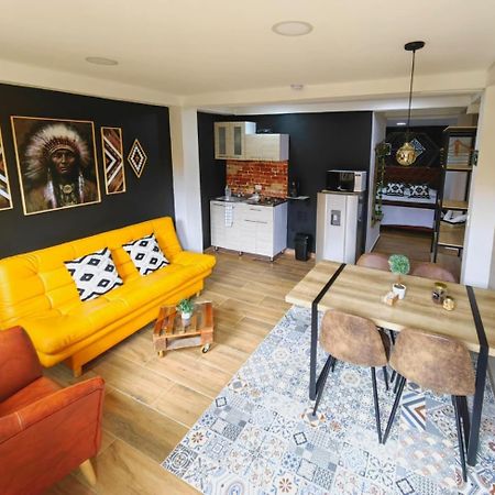 Confortable Apartamento A 20 Mt Del Parque Principal سالنتو المظهر الخارجي الصورة