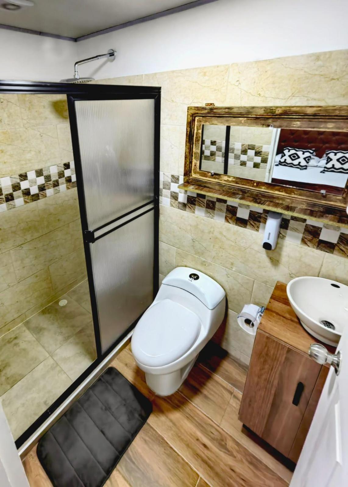 Confortable Apartamento A 20 Mt Del Parque Principal سالنتو المظهر الخارجي الصورة